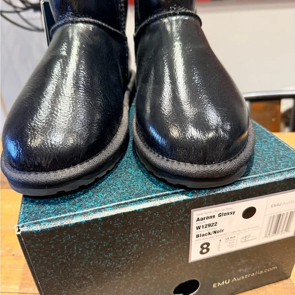 EMU Australia Aaron Glossy boots. New in box. Ladies size 8 - Picture 5 of 6